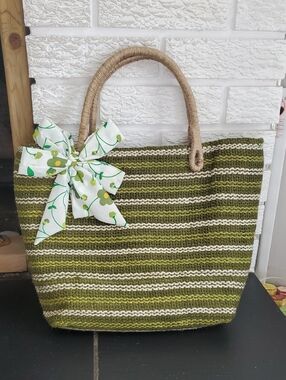 Green Striped Straw Tote Bag with Bow Picnic Summer Vacation Beach Feminine